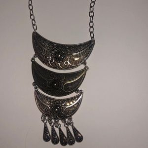 Paparazzi statement necklace
